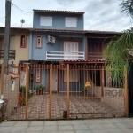 Excelente casa composta por 4 dormitórios, lavabo, área de serviço coberta, quiosque, dormitório de casal com sacada, ampla cozinha e sala, garagem coberta, grades e portão eletronico, banheiro no seg