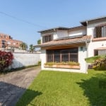 OPORTUNIDADE CASA + TERRENO 1.800.000,00 LU444538&lt;BR&gt;&lt;BR&gt;Terreno no bairro Camaquã com 7,40 metros de frente por 44 metros de fundos.&lt;BR&gt;&lt;BR&gt;Casa à venda em Porto Alegre, no ba