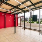 Excelente loja de 360m², com piso cerâmico na entrada e o restante com concreto polido, além de 2 banheiros. Junto ao Rossi Business Park, na Av. Ipiranga, com estacionamento frontal para clientes, vi