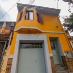 Schumacher vende  no bairro São Geraldo casa de 03  dormitórios sendo 01 com suíte, closet, sacada, com living para 02 ambientes, banheiro social, cozinha, área de serviço, pátio e garagem para 2 veíc