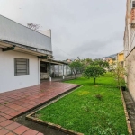 Casa bem localizada, próxima à Av. Bento Gonçalves, em um terreno de 11 x 50 metros. &lt;BR&gt;O imóvel conta com dois dormitórios, living espaçoso, cozinha funcional e 2 banheiros. Além disso, possui