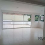 Apartamento garden com 2 suítes, lavado, área de serviço. um pátio enorme muito ensolarado.com 123,34m² de área privativa,&lt;BR&gt;Prédio enxuto, gás central, elevador, carrinho de compras, bem local