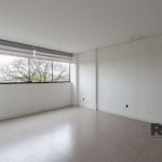 Esta sala comercial de 30 m² é ideal para o seu negócio! Conta com banheiro, piso em porcelanato e teto com acabamento em gesso. Possibilidade de unificar com outra sala, ampliando o espaço conforme a