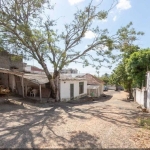 Esse terreno localizado na Zona Sul de Porto Alegre, no bairro Camaquã, é realmente uma excelente oportunidade! Com 15,40 metros de frente e 125 metros de profundidade, a área total de 1.925m² oferece