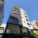 Apartamento à venda com 138m² de área privativa, localizado na Avenida Lageado, próximo ao Grêmio Náutico União. O imóvel conta com 4 quartos, sendo uma suíte, além de 3 banheiros. Dispõe de lareira e