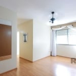 Apartamento Semi-mobiliado para alugar situado na Rua Doutor Campos Velho, no bairro Cristal, em Porto Alegre. Fácil acesso a Av. Nonoai e Av. Cavalhada. Com 70 m de área privativa, imóvel com 3 dormi