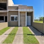 Excelente casa térrea nova, nunca habitada, composta por dois dormitórios, banheiro social, sala de estar, cozinha com churrasqueira, lavanderia, pátio frente e fundos. Localização privilegiada, proxi