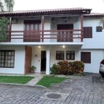 Linda casa de 3 dormitórios, em condomínio fechado no bairro Jardim Isabel.&lt;BR&gt;Casa com hall de entrada imponente, sala com 2 ambientes, sendo estar e jantar, lavabo, cozinha com armários, lavan