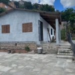 Casa com Aproximadamente 70m² e Amplo Pátio&lt;BR&gt;&lt;BR&gt;Residência aconchegante com dois dormitórios, sala de estar, cozinha funcional e banheiro social. Conta com um amplo pátio, perfeito para