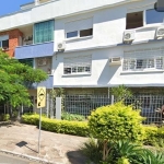 Apartamento 2 dormitórios140m² , sendo 70m² composto  de  living para dois ambientes, sacada , dormitórios  amplos e ensolarados, sendo o dormitório de frente  com split , banheiro social com ventilaç