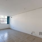 Sala Comercial para Locação na Cidade Baixa, Porto Alegre&lt;BR&gt;&lt;BR&gt;Apresentamos uma excelente oportunidade de locação de sala comercial no Edifício Darcy Azambuja, situado na Rua Baronesa do