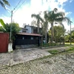 Excelente imóvel, ideal para uso residencial ou comercial, localizado em uma localização privilegiada, no ponto estratégico da Rua Dr. Barcelos. A casa se destaca pela sua versatilidade e amplitude, o