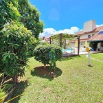 Casa à Venda com Amplo Terreno Muito Bem Localizada no Santa Mônica, Florianópolis !!