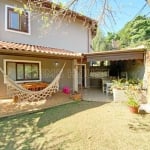 Casa para Venda em Carapicuíba, Jardim Ana Estela, 3 dormitórios, 1 suíte, 4 banheiros, 2 vagas