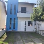 Casa para Locação em Cotia, Granja Viana, 3 dormitórios, 1 suíte, 3 banheiros, 2 vagas