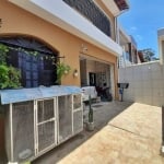 Vendo duplex com 2 suítes, ampla varanda, corredor lateral, quintal, próx. à Couro Fino