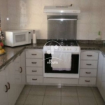 Vila Gilda. Casa assobradada com 354m2. 4 dormitórios, 5 banheiros,2 vagas. Estuda permuta.