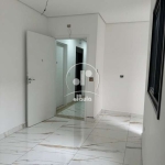 Lindo apartamento com dois dormitórios sendo um com suíte, sala, cozinha,área de serviço, elevador, todo em porcelanato, teto rebaixado.