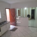 Casa de 201m² à venda em Santo André-SP, Parque Novo Oratório: 3 quartos, 1 sala, 2 banheiros, 2 vagas. Imperdível!