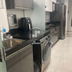 Apartamento  com  85 m² com  3 quartos , sendo uma suíte , sala , cozinha , área de serviço  , 2 vagas de garagem  .