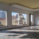 Salão para locação com 538m², 2 salões, 4 banheiros, 6 vagas, na Vila Gilda, Santo André/SP.