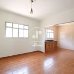 Sobrado 297m² 3 dormitórios sendo 1 suíte com hidromassagem, 2 vagas, Jardim Santo Antônio, Santo Andre