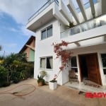 Casa com 3 quartos para alugar na Cândido José da Rocha, 80, Campeche, Florianópolis