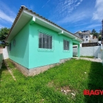 Casa com 3 quartos para alugar na Maria Filomena de Souza, 9, Cacupé, Florianópolis