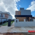 Casa com 3 quartos para alugar na Rua Grumixama, 127, Campeche, Florianópolis