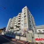 Apartamento com 3 quartos para alugar na Rua Manoel Loureiro, 1601, Barreiros, São José