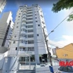 Apartamento com 3 quartos para alugar na Praça Hercílio Luz, 1425, Centro, Florianópolis