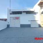 Barracão / Galpão / Depósito com 4 salas para alugar na Rua Celso Bayma, 751, Barreiros, São José