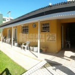 Casa com 3 quartos à venda no bairro Canasvieiras em Florianópolis.