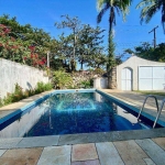 Casa á venda e  aluguel na Praia de Pernambuco - Guarujá/SP