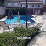 ** Casa de cond. na Vila São Francisco c/ 2 vagas, 3 dorms. lazer com piscina. FL23