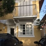 Vendo Sobrado em condomínio,  3 dorms, 1 suite, 2 vagas, churrasqueira, lazer completo - FL22