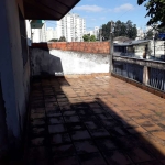 Casa térrea assobradada no Butantã com 2 dorms, sala, cozinha, quintal, terraço. FL23