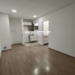 Vendo Studio de 40m² na Vila Sônia com 1 suíte, sacada, cozinha, 1 banheiro.FL23