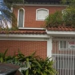 Sobrado de 300m², 4 Dorms, 2 Suítes, Piscina e Vaga para 4 Carros na Vila São Francisco - FL43