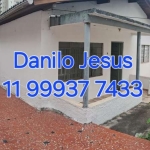 Casa térrea com 3 dormitórios e 3 vagas. FL51