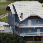 CASA EM CONDOMÍNIO FECHADO EM CAMPOS DO JORDÃO, MOBILIADO, CHURRASQUEIRA, 03 SUÍTES !!