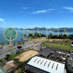 À venda na Beira Mar Norte! Terraço privativo com piscina, Andar Alto e 5 quartos.