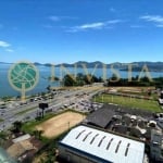 À venda na Beira Mar Norte! Terraço privativo com piscina, Andar Alto e 5 quartos.
