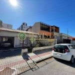 Casa com 3 quartos, edícula, churrasqueira em localização nobre à venda no Balneário do Estreito.