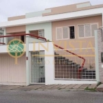 Casa com viabilidade Residencial e Comercial à venda, Estreito, Florianópolis.