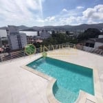 Alto padrão com espaço gourmet e piscina, vista mar e 3 suítes à venda na Agronômica.