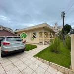 Casa com 145m² - À venda em Coqueiros.