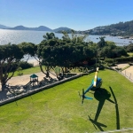 Mansão frente Mar em condomínio fechado - À venda em Cacupé, Florianópolis.