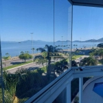 3 quartos sendo 1 suíte, sacada com vista total para o mar e 2 vagas na Beira Mar Norte - Á venda em Florianópolis