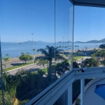 3 quartos sendo 1 suíte, sacada com vista total para o mar e 2 vagas na Beira Mar Norte - Á venda em Florianópolis